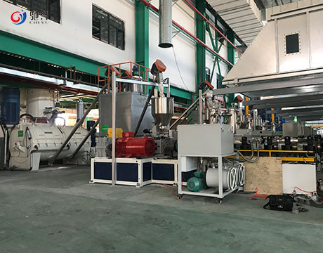 Sistema di miscelazione di dosaggio automatico dell'alimentazione per la linea di estrusori a pavimento SPC/WPC/LVT