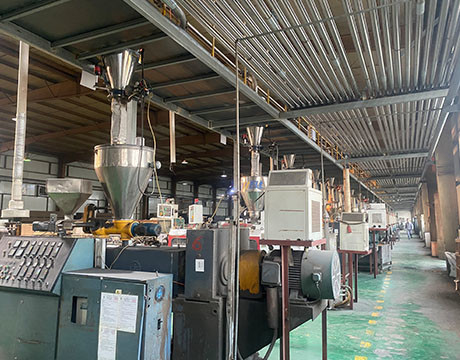 Sistema di composto mescolantesi di pesatura d'alimentazione automatico per l'estrusione di plastica di legno del PE